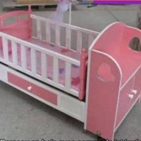 Lit en bois rose
