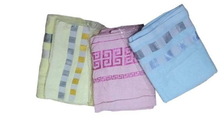 Lot de 3 serviette (1e grande et 2 petites)