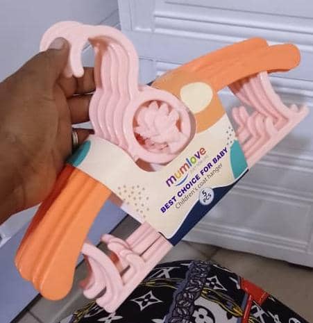 Set of 5 baby hangers