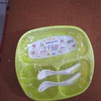 Assiette pour bébé avec couverts
